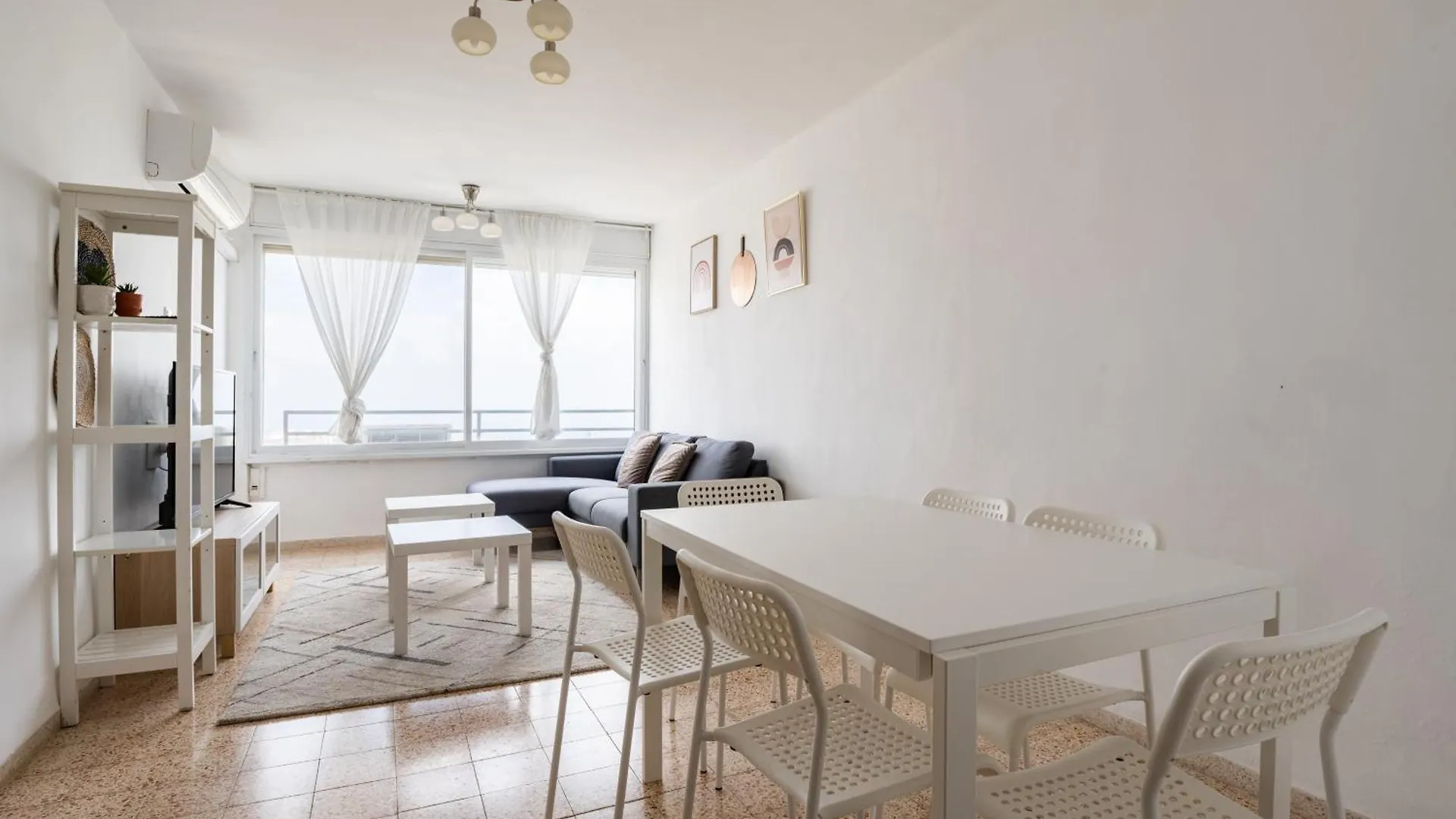 Sea View 2 Bedroom Apartment Haifa 0*,